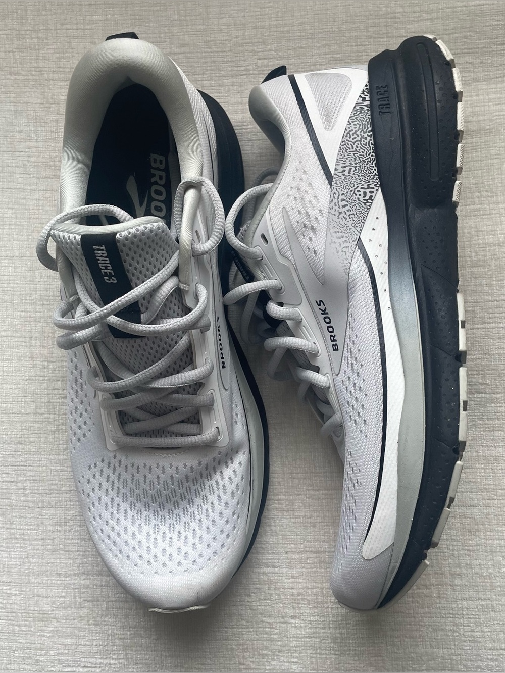 WOMENS | BROOKS SNEAKERS